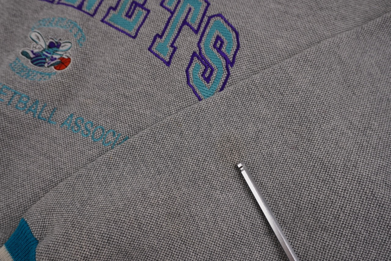 90s Logo Athletic Charlotte Hornets NBA Sweatshirt Grey Blue M