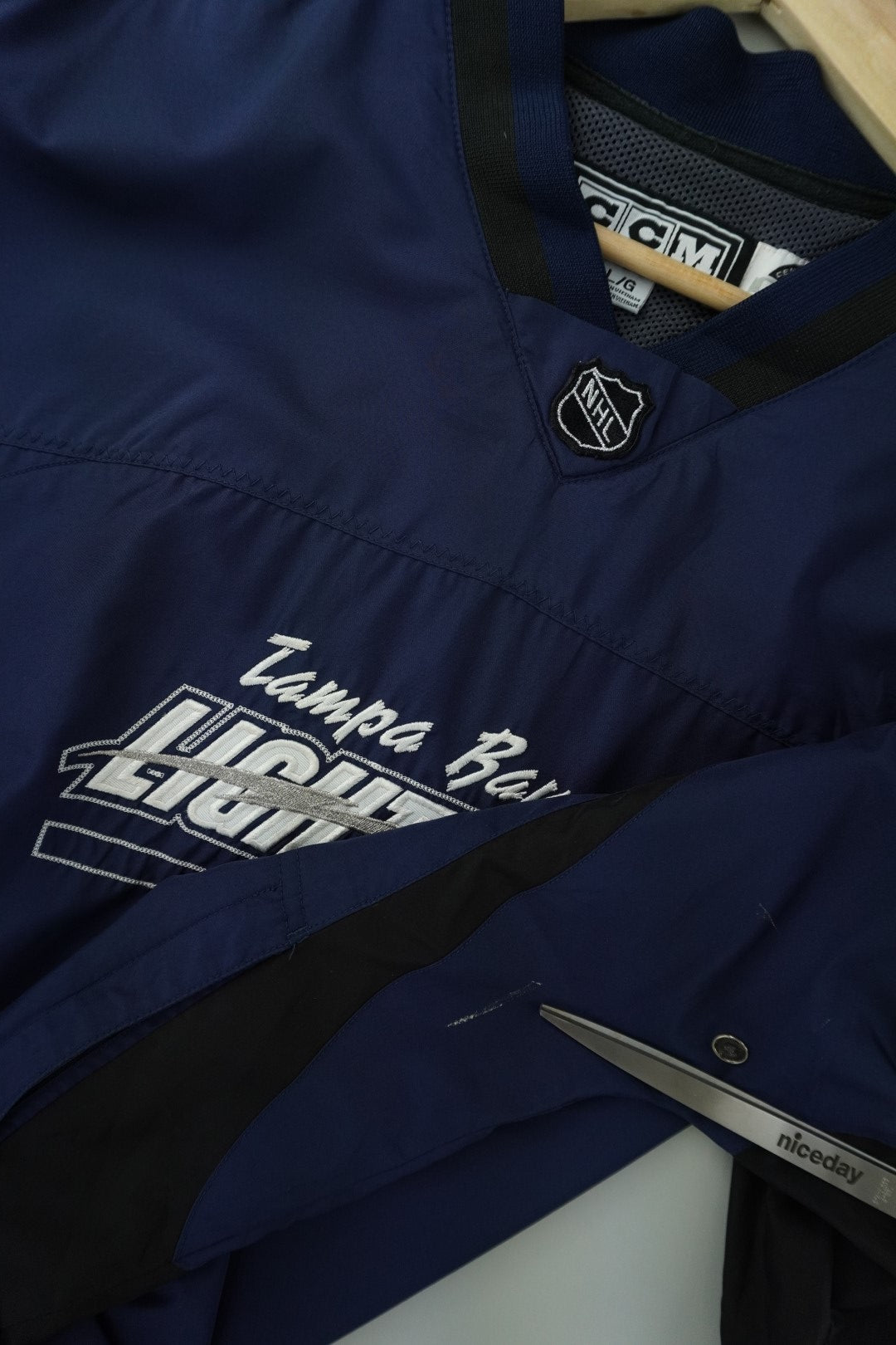 00s CCM Tampa Bay Lightning NHL Pullover Navy L
