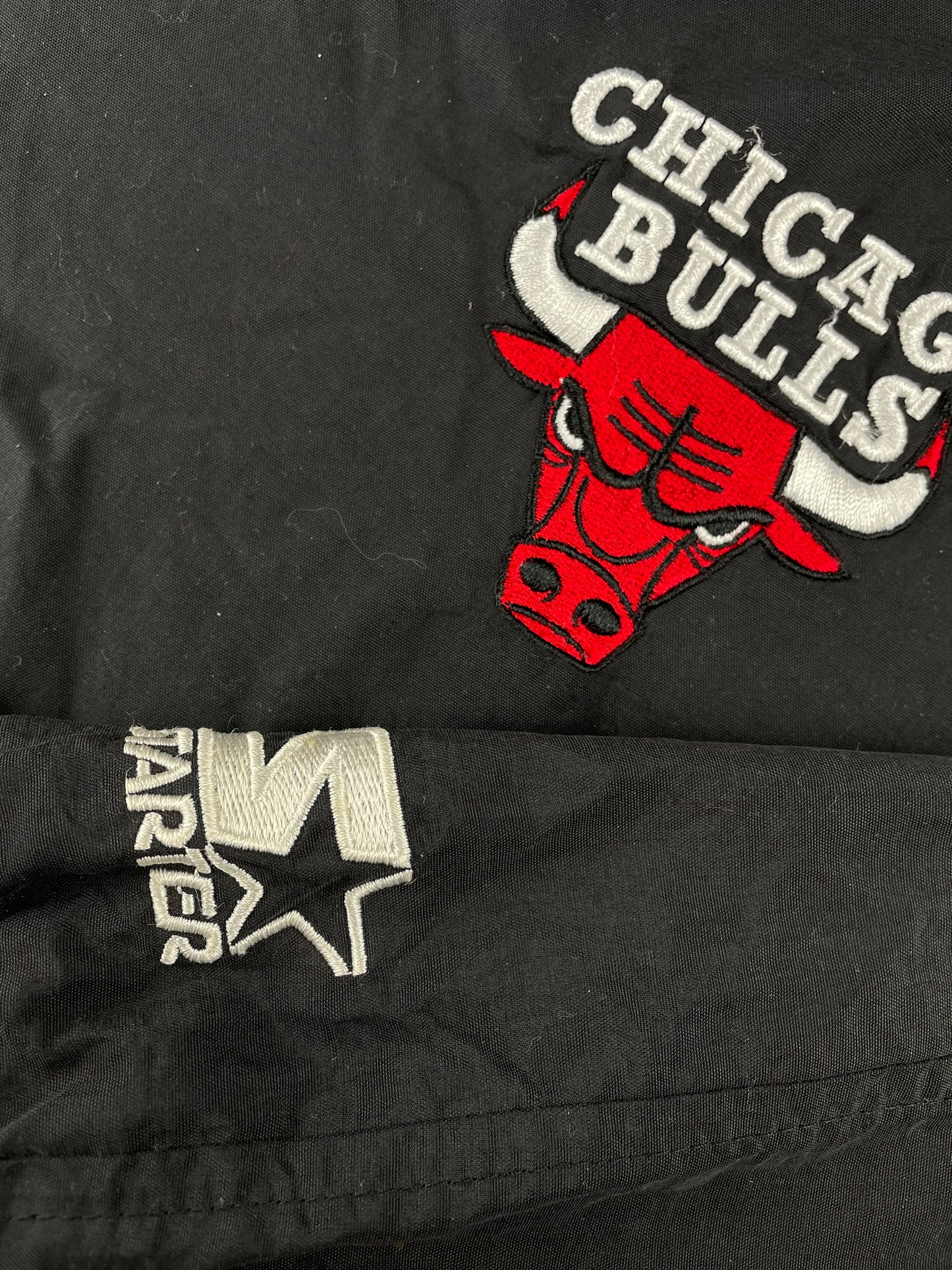 90s Starter Chicago Bulls NBA Pullover Black Red