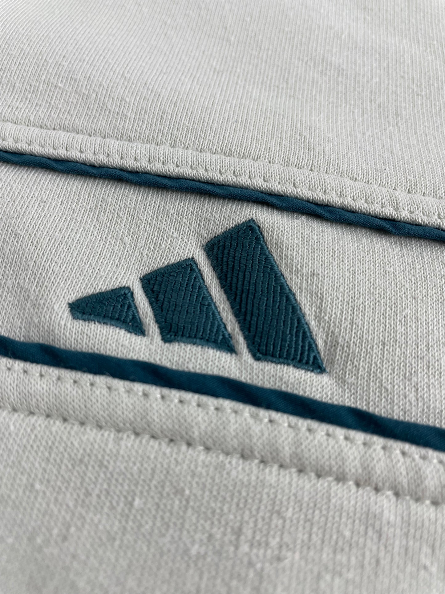 00s Adidas Sweatshirt Creme S/M