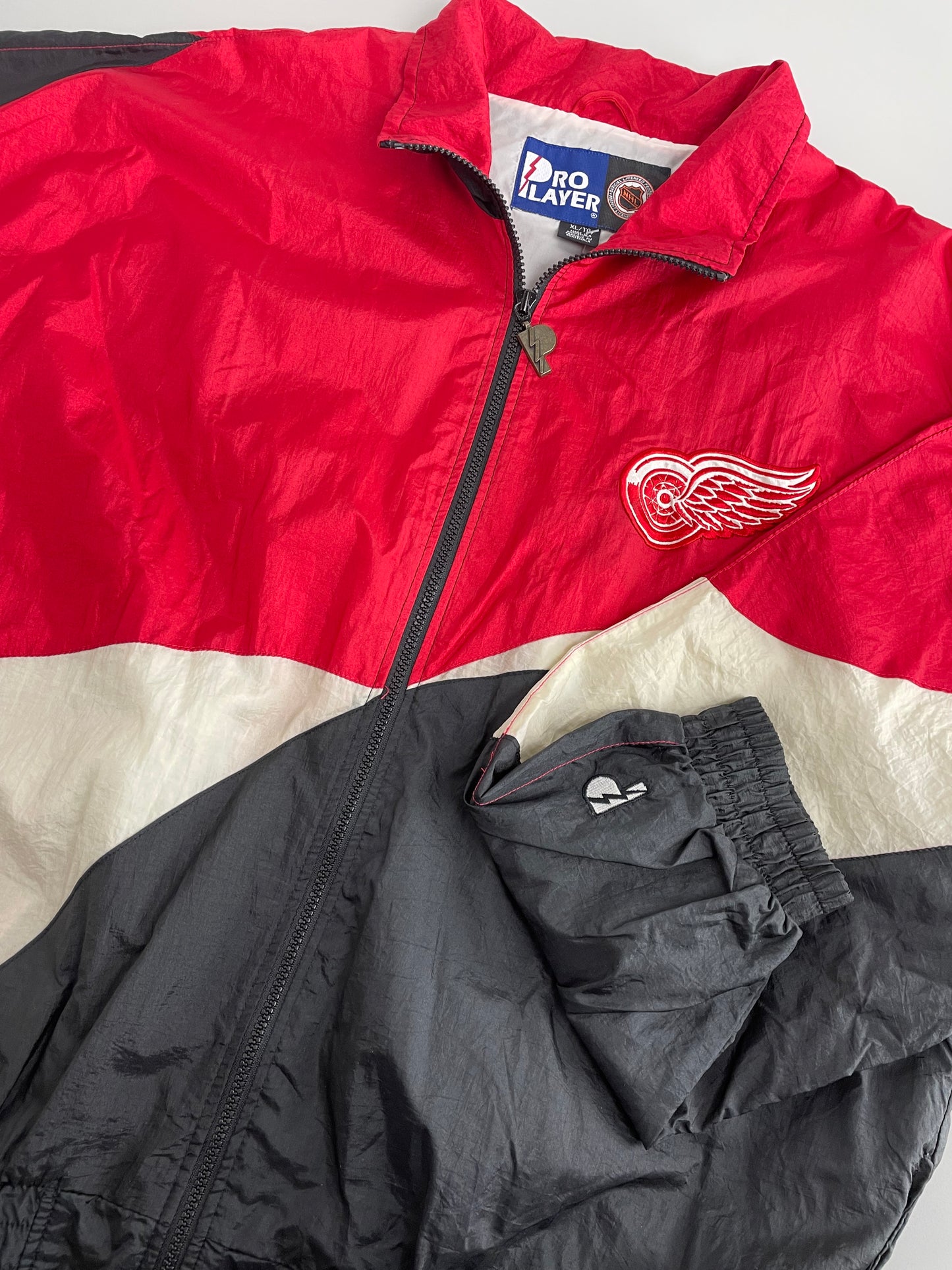 90s Pro Player Detroit Red Wings NHL Jacket Red Black XL