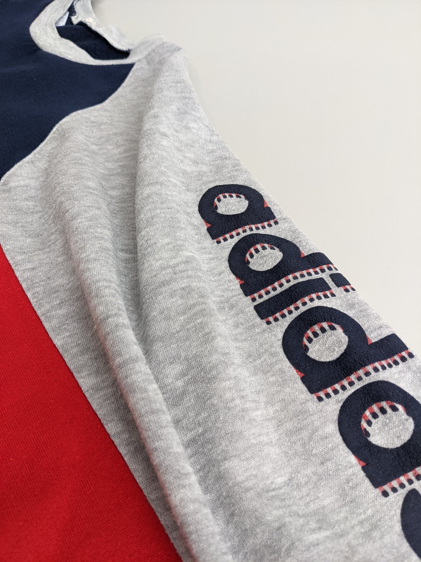90s Adidas Sweatshirt Grey Red M