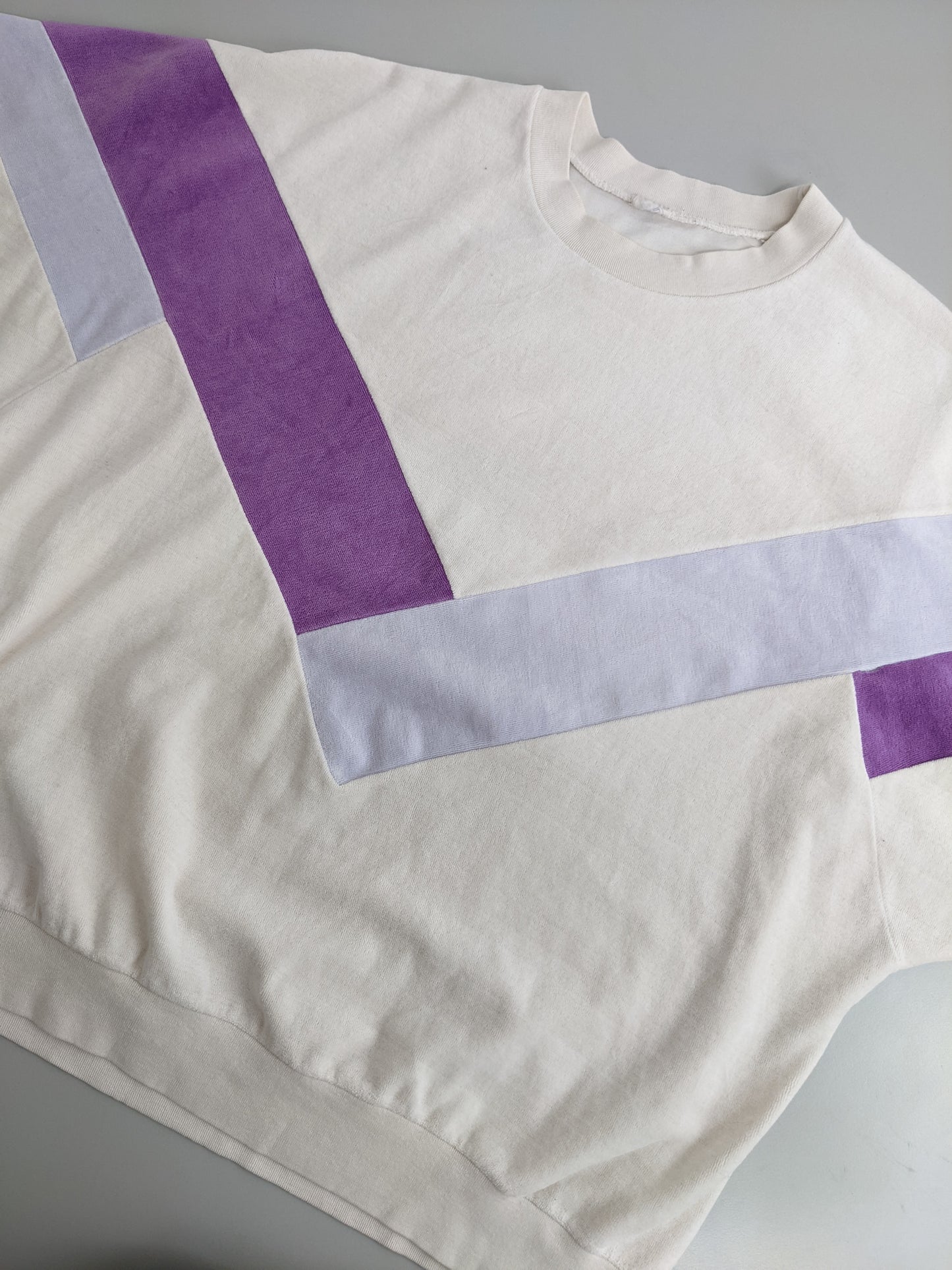 80s Unbranded Velours Sweatshirt White Purple S/M