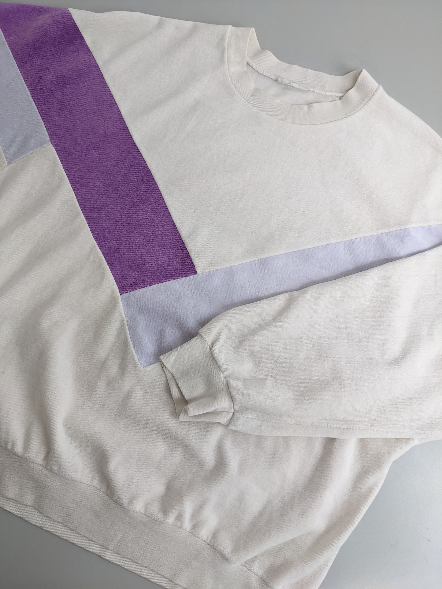 80s Unbranded Velours Sweatshirt White Purple S/M
