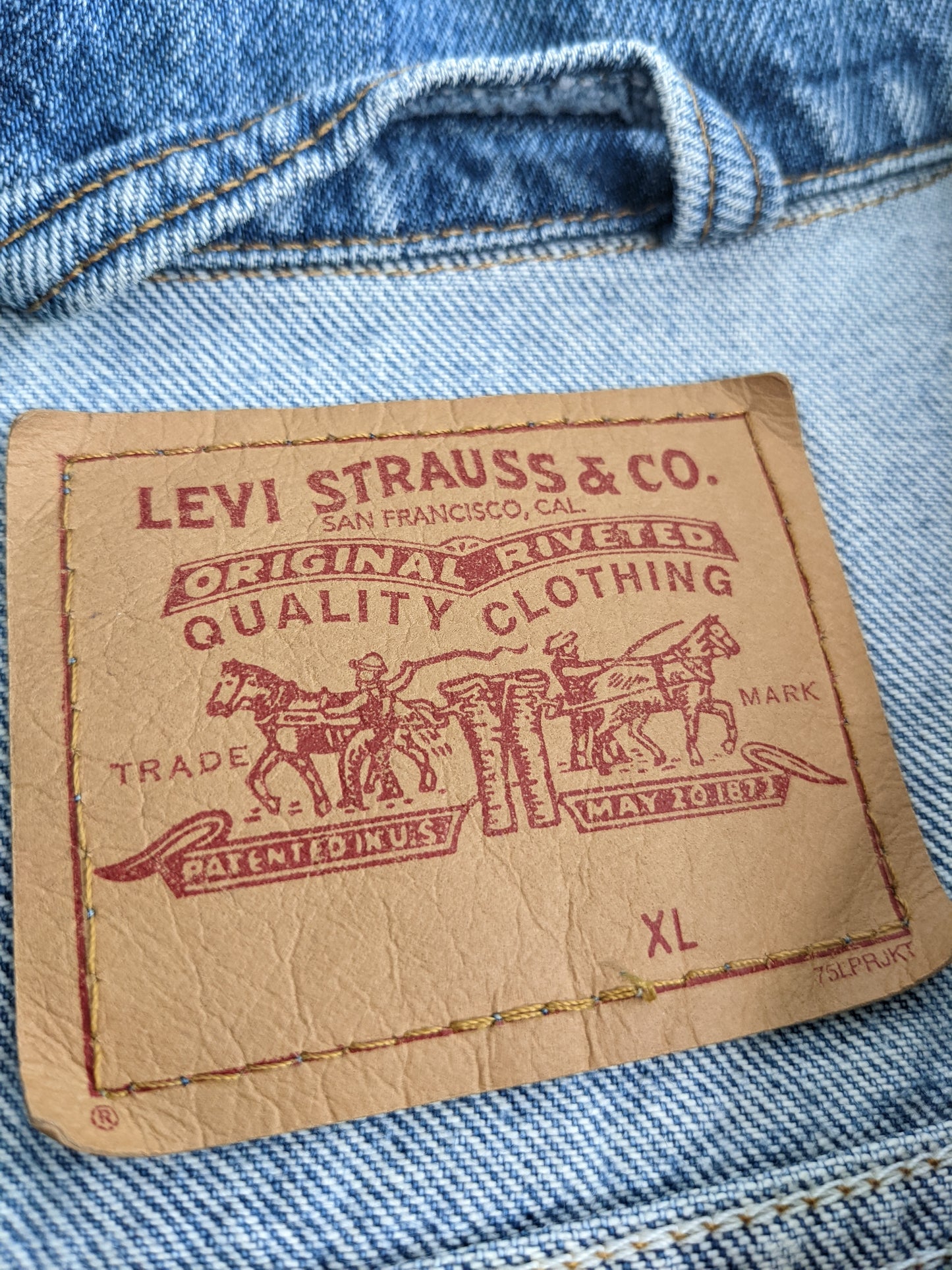00s Levis Jeans Jacket Blue L