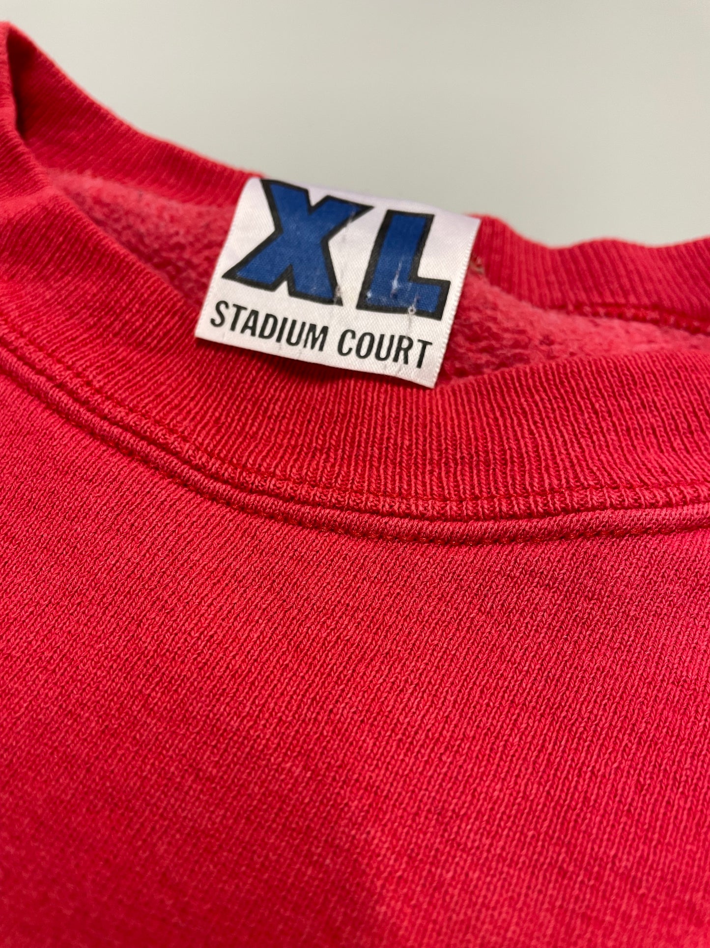 90s Stadium Court Christmas Sweatshirt Red  XL