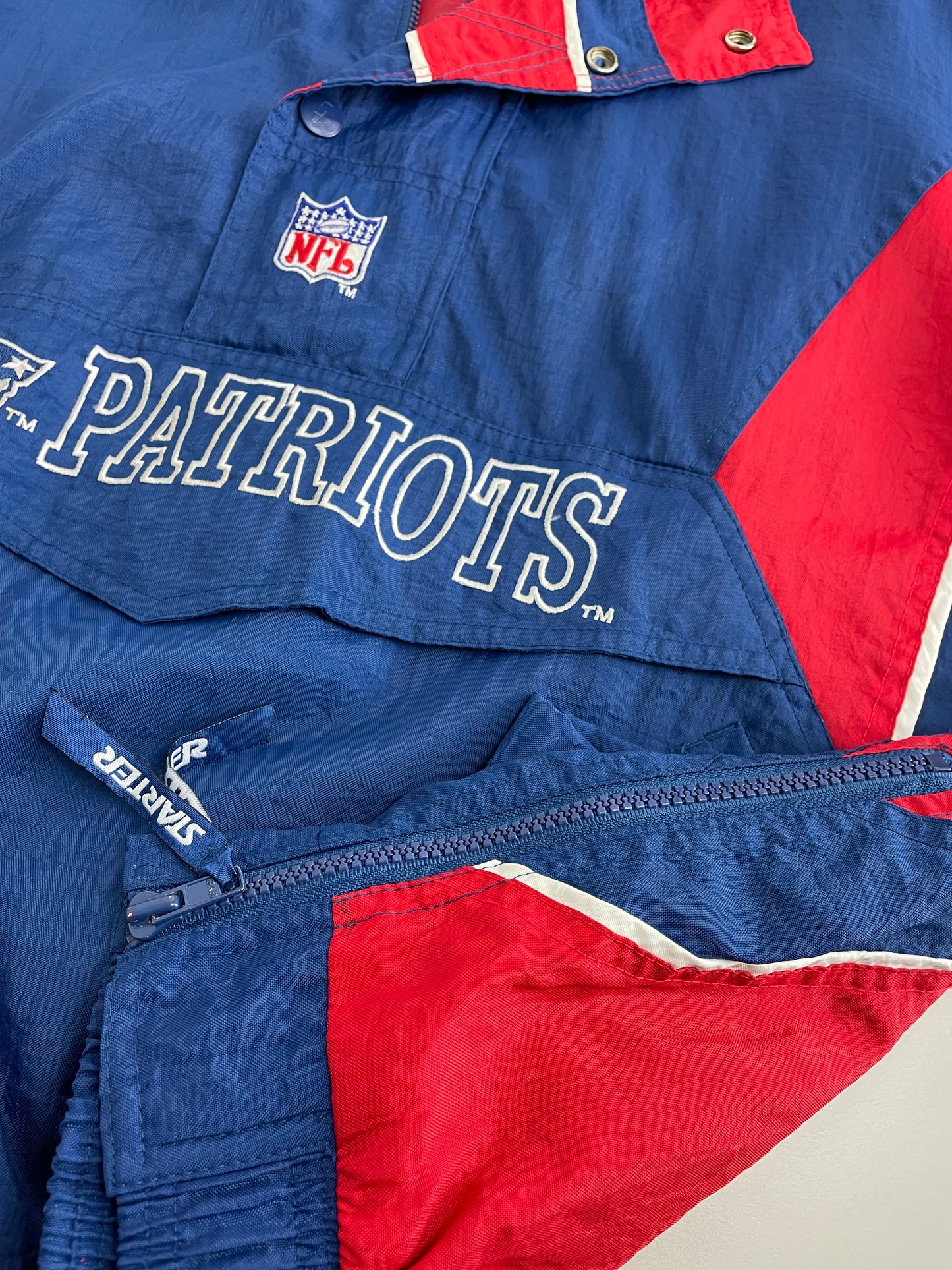 90s Starter New England Patriots NFL Jacket Blue Red L