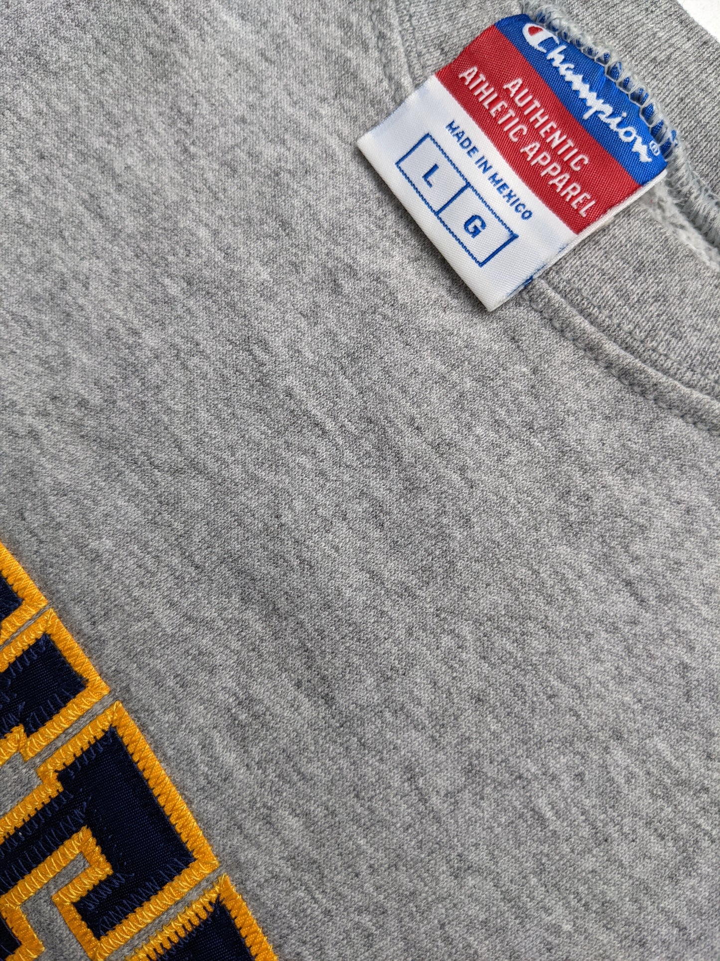 00s Marquette NCAA Champion Sweatshirt Grey M