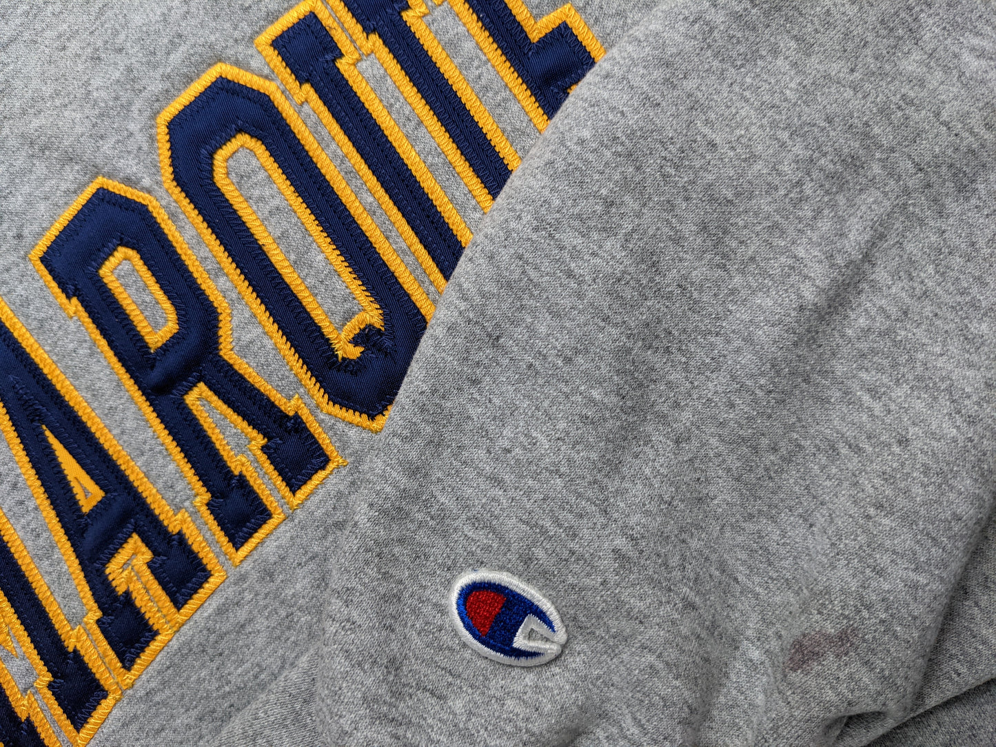 00s Marquette NCAA Champion Sweatshirt Grey M